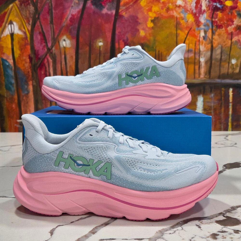 Hoka One W Clifton 10 Overcast Petal Size 9.5 B Women's Running 1162031 OTP